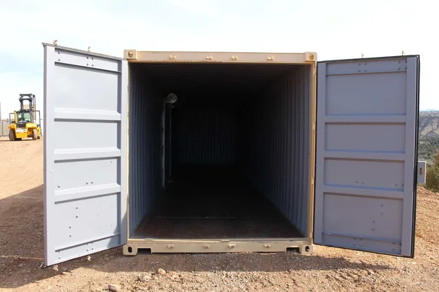 Full-length 40-foot container providing maximum storage capacity