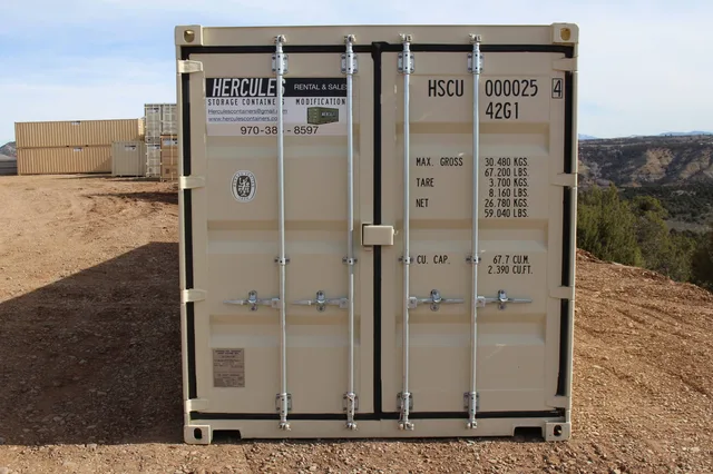 40-foot high cube container with 9.5-foot ceiling clearance